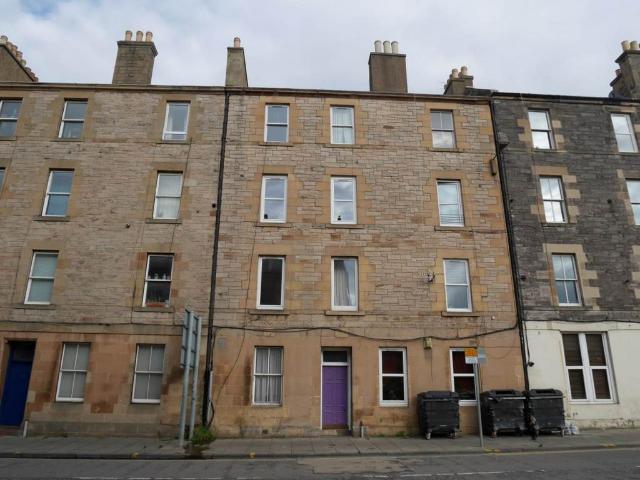 North Junction Street, Edinburgh, 2 bed flat to rent £1,200 pcm £277 pw