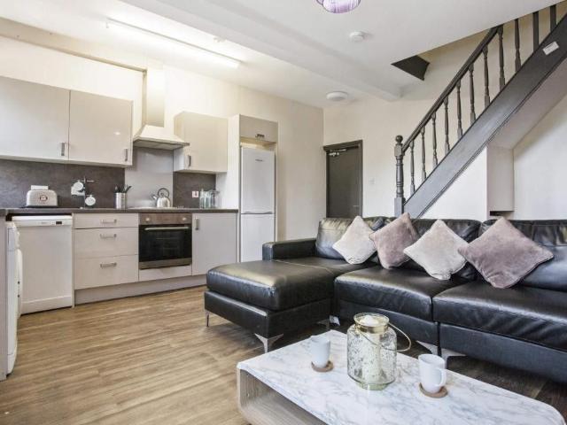 North Lane, Leeds LS6, 4 bed shared accommodation to rent, £520 pppm | PrimeLocation