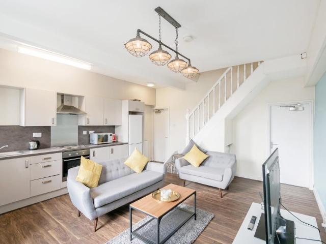 NORTH LANE, Leeds 1 bed in a house share to rent £550 pcm £127 pw