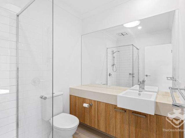 North Lakes Town Centre 2 Bed Townhome Prestigious Sola Complex