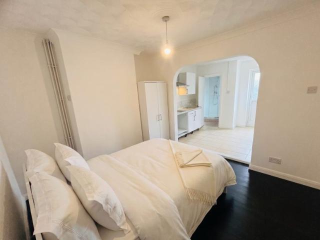 North London – N18 STUDIO / Upper Edmonton Zone