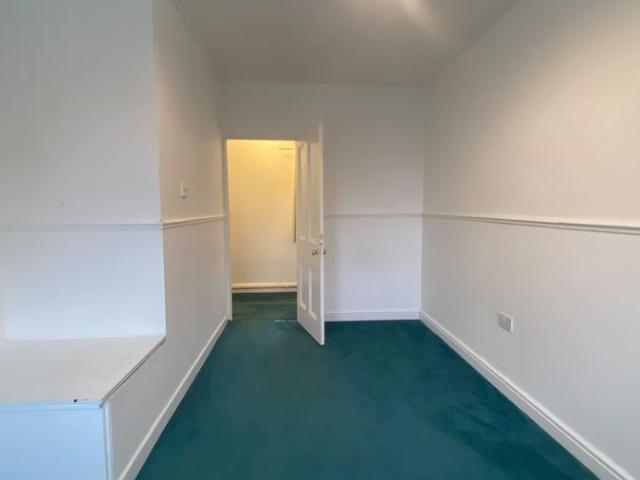 North Parade, Bradford BD15, 2 bed terraced house to rent, £750 pcm | PrimeLocation