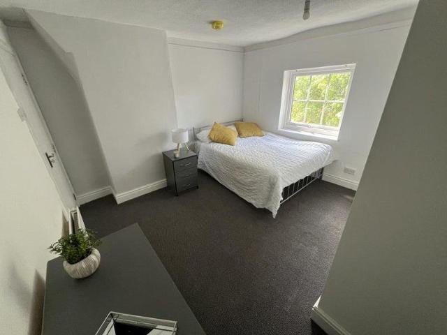 North Parade, Grantham, NG31 2 bed house share to rent £1,055 pcm £243 pw