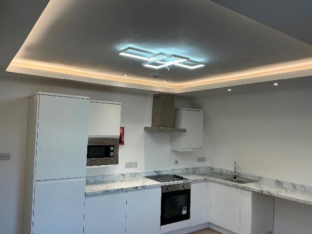 North Park Road, Bradford BD9, 2 bed flat to rent, £950 pcm | PrimeLocation