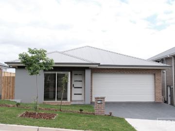 North Richmond, Colo Heights - Garden, Parking