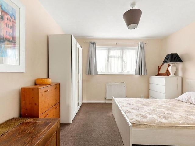 North Road, Acton, London W5, 1 bed flat to rent, £1,600 pcm | PrimeLocation