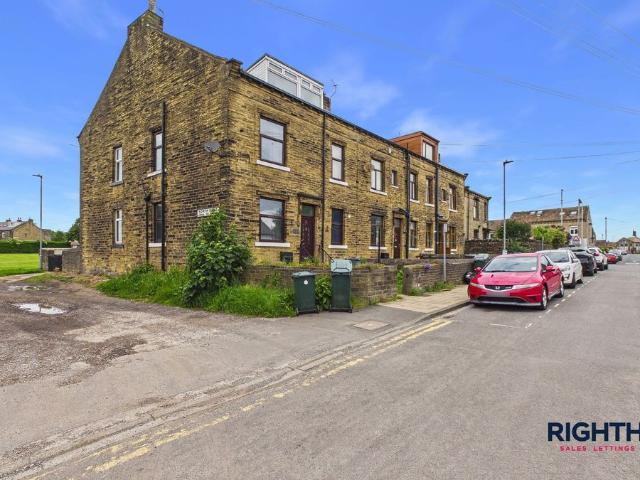 North Road, Bradford BD6, 4 bed end terrace house to rent, £1,095 pcm | PrimeLocation
