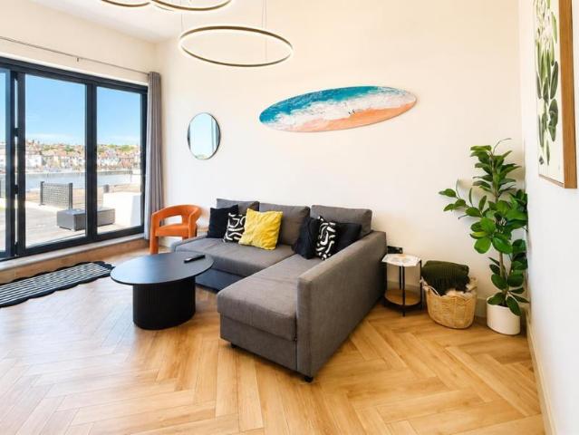North Road, Brighton 2 bed flat to rent £2,750 pcm £635 pw