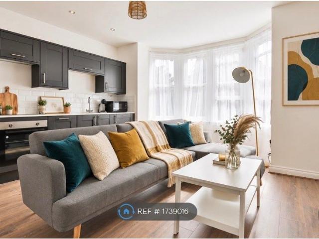 None, 3 bed flat to rent, £923 | PrimeLocation
