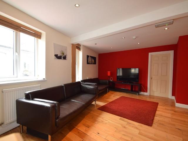 North Road, Cardiff CF14, 6 bed flat to rent, £3,060 pcm | PrimeLocation