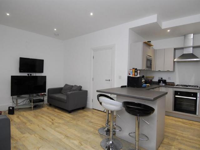 North Road East, Plymouth PL4 4 bed house to rent £2,427 pcm £560 pw