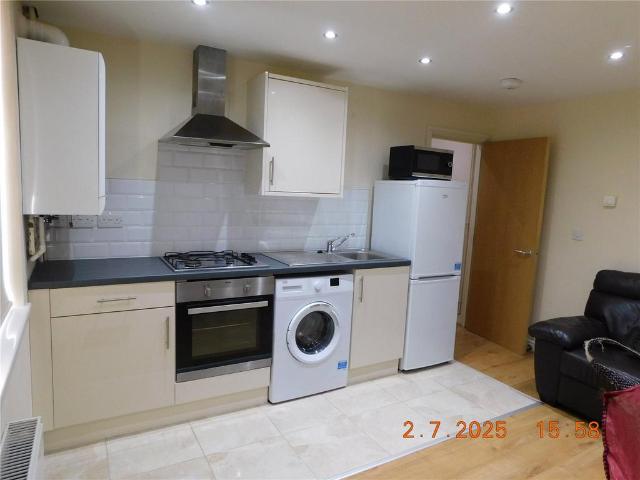 North Road, Gabalfa, Cardiff, CF14 1 bed flat to rent £850 pcm £196 pw