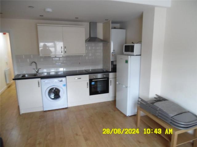North Road, Gabalfa, Cardiff, CF14 2 bed flat to rent £1,250 pcm £288 pw
