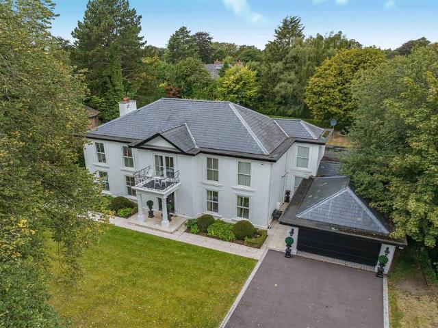 North Road, Hale 4 bed detached house to rent £16,000 pcm £3,692 pw