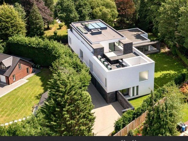 North Road, Hale, Cheshire WA15, 3 bed flat to rent, £12,500 pcm | PrimeLocation