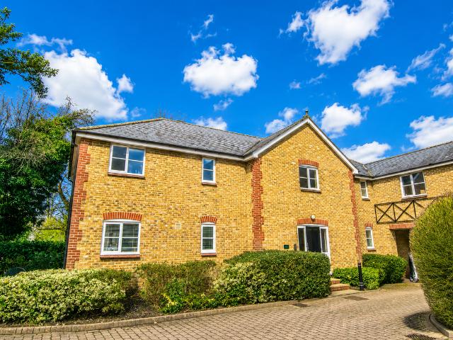 North Road, Hertford SG14, 2 bed flat to rent, £1,650 pcm | PrimeLocation