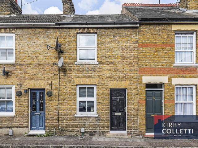 North Road, Hoddesdon 2 bed terraced house to rent £1,595 pcm £368 pw
