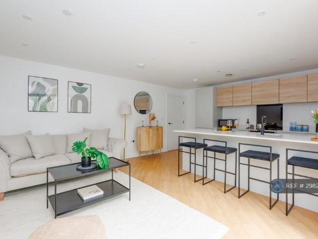 North Road, Poole, BH14 2 bed flat to rent £2,150 pcm £496 pw