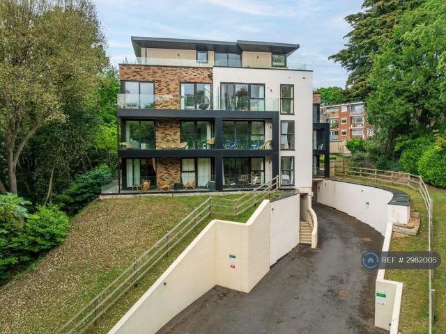 North Road, Poole, BH14 2 bed flat to rent £2,050 pcm £473 pw