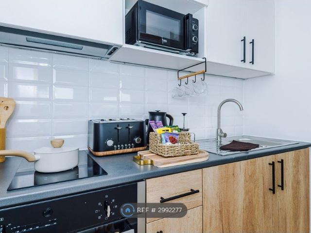 North Road, Preston PR1, Studio to rent, £975 pcm | PrimeLocation
