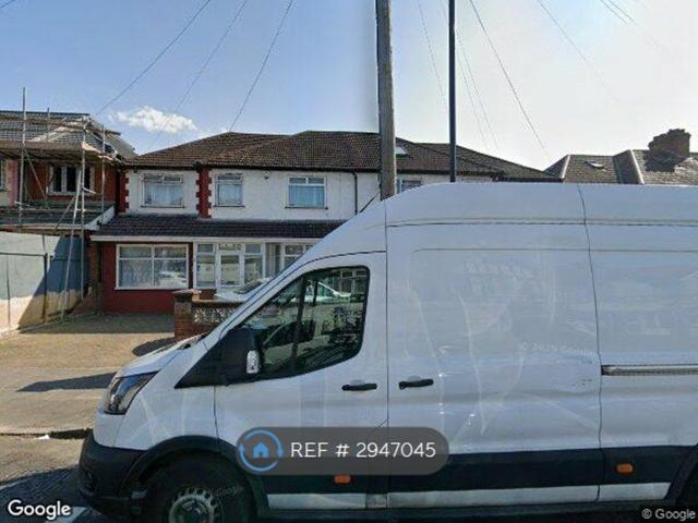 North Road, Southall UB1, 3 bed flat to rent, £1,650 pcm | PrimeLocation