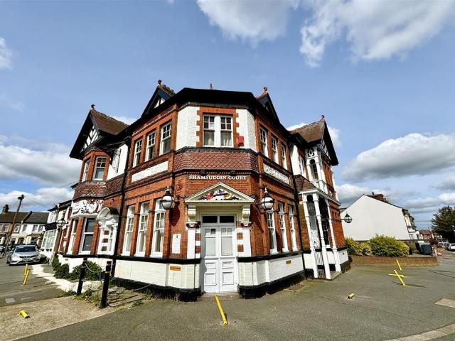 North Road, Westcliff On Sea Studio to rent £825 pcm £190 pw