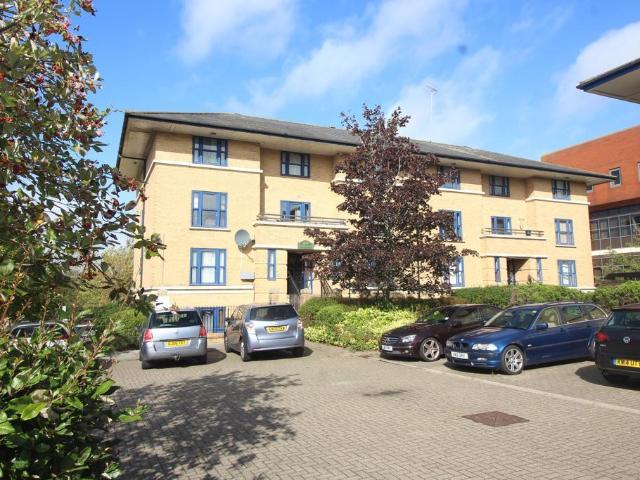 North Row, Central Milton Keynes 1 bed apartment to rent £950 pcm £219 pw