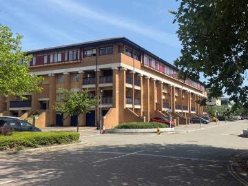 North Row, Central Milton Keynes 1 bed apartment to rent £1,195 pcm £276 pw