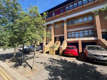 North Row, Milton Keynes, MK9 1 bed flat to rent £1,150 pcm £265 pw