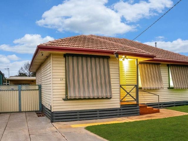 North Shepparton Home Including Bungalow! Shepparton Real Estate