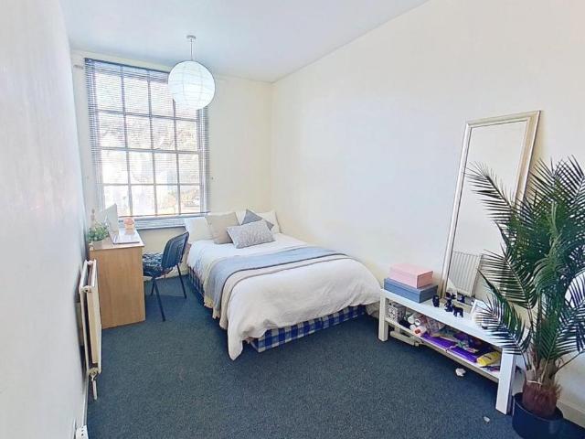 North Sherwood Street, Nottingham NG1 1 bed flat to rent £758 pcm £175 pw