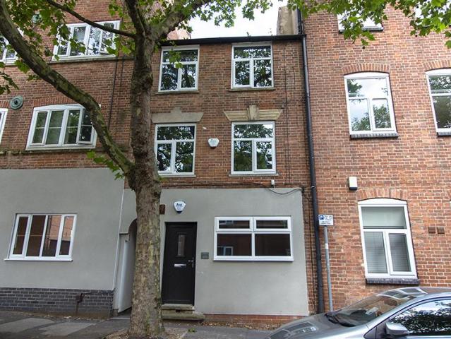 North Sherwood Street, Nottingham NG1 4 bed flat to rent £1,907 pcm £440 pw