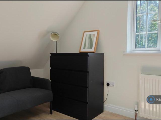 North St, Redhill, RH1 1 bed in a house share to rent £1,000 pcm £231 pw