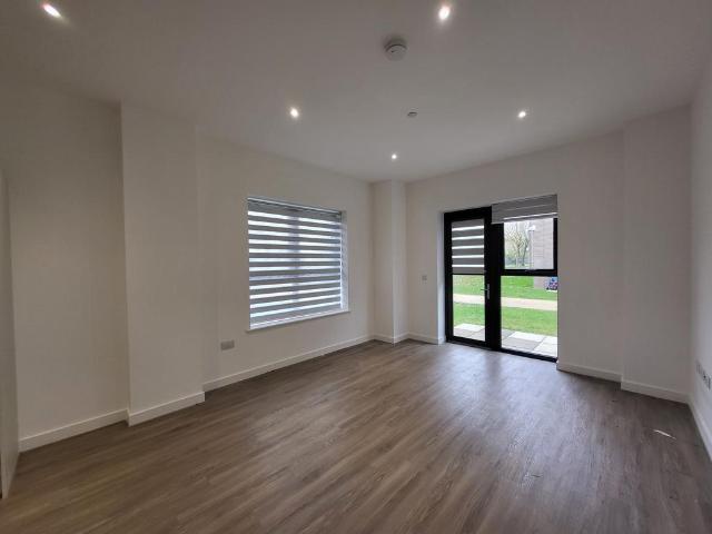 North Star Avenue, Swindon, SN2 1 bed apartment to rent £1,030 pcm £238 pw