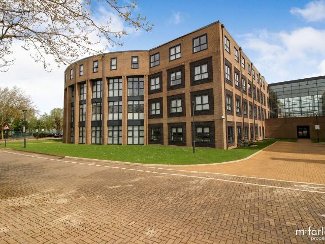 North Star Avenue, Swindon SN2, 2 bed flat to rent, £1,350 pcm | PrimeLocation