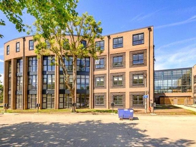 North Star, Swindon, SN2 1 bed flat to rent £1,020 pcm £235 pw