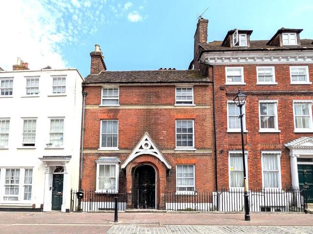 North Street, Ashford TN24, 2 bed flat to rent, £1,100 pcm | PrimeLocation