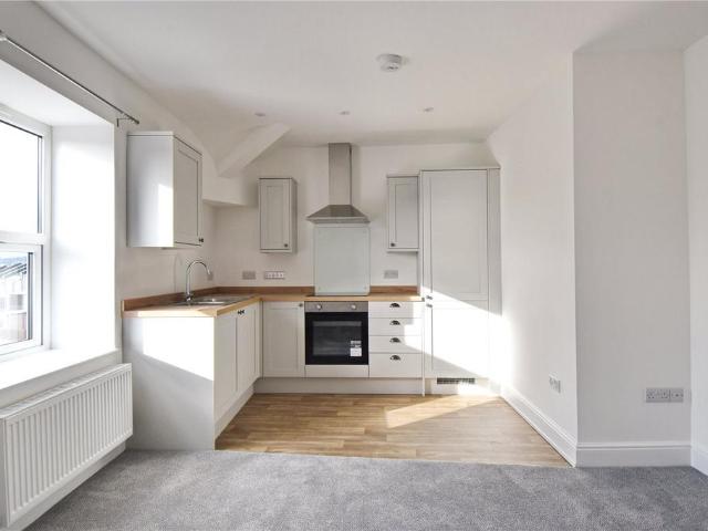 North Street, Bedminster, Bristol. 1 bed apartment to rent £1,100 pcm £254 pw