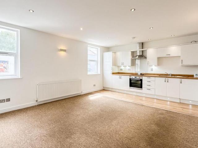 North Street, Bedminster, BS3 1HW 2 bed flat to rent £1,600 pcm £369 pw