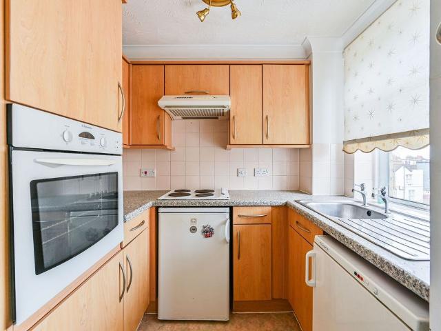 North Street, Bromley, Bromley BR1, 1 bed flat to rent, £1,900 pcm | PrimeLocation