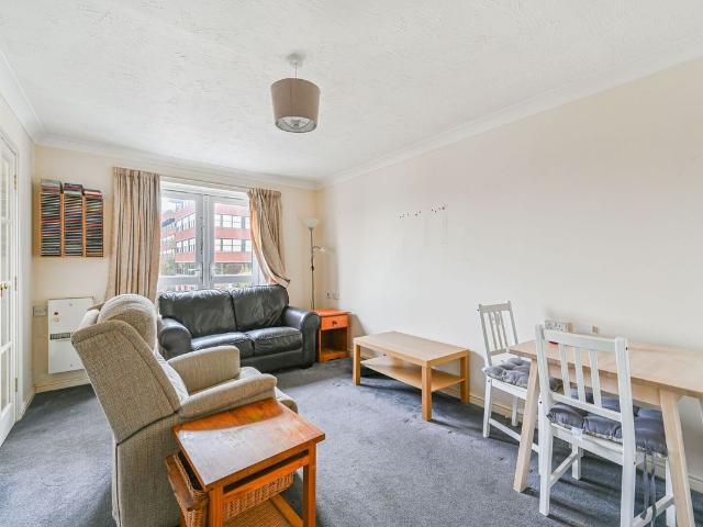 North Street, Bromley, Bromley BR1, 1 bed flat to rent, £1,300 pcm | PrimeLocation