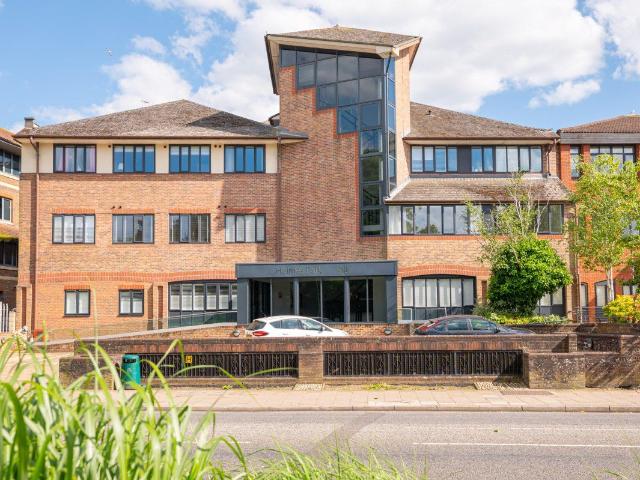 North Street, Horsham RH12, Studio to rent, £1,150 pcm | PrimeLocation