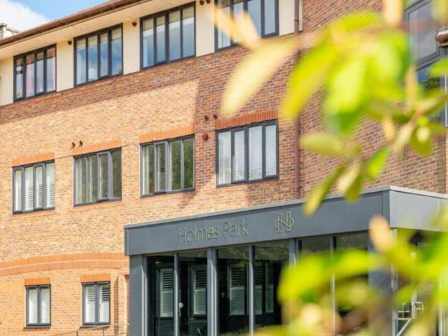 North Street, Horsham Studio to rent £1,150 pcm £265 pw