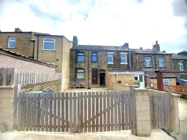 North Street, Lockwood, Huddersfield HD1, 2 bed terraced house to rent, £650 pcm | PrimeLocation