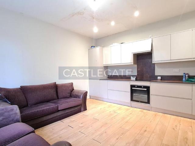 North Street, Lockwood, Huddersfield, West Yorkshire HD1, 2 bed terraced house to rent, £750 pcm | PrimeLocation