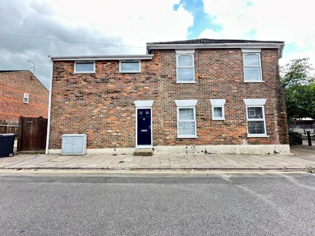 North Street, Luton, Bedfordshire. 1 bed ground floor maisonette to rent £975 pcm £225 pw