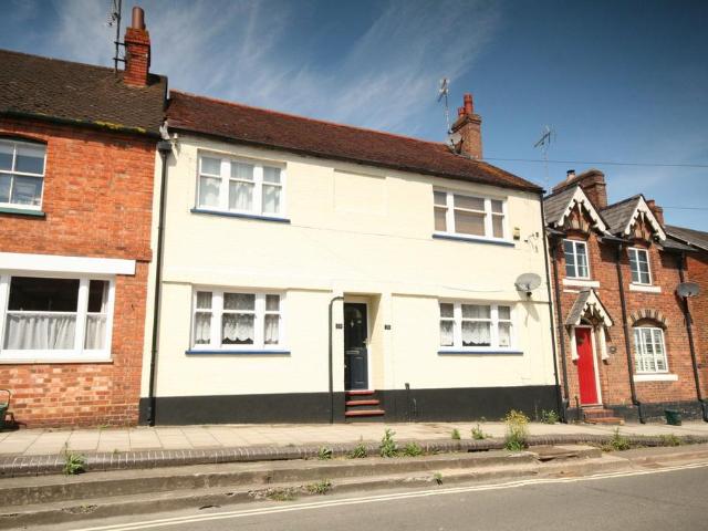 North Street, South Oxfordshire, OX9 2 bed ground floor flat to rent £1,450 pcm £335 pw