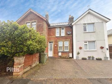 North Street, Sandown PO36, 2 bed terraced house to rent, £975 pcm | PrimeLocation
