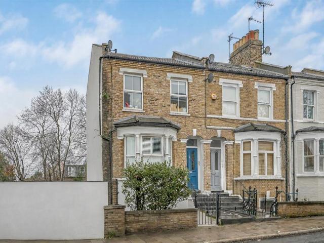 North Street, SW4 2 bed maisonette to rent £2,800 pcm £646 pw