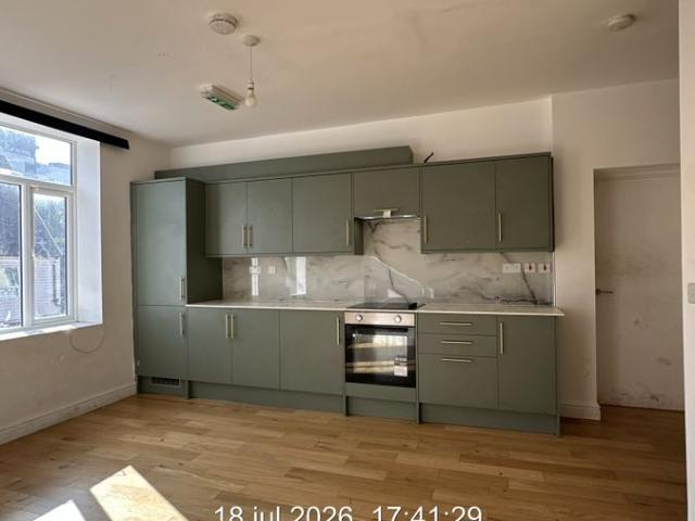 North Street, Romford RM1, 3 bed flat to rent, £2,100 pcm | PrimeLocation